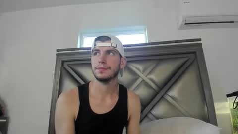 Snapshot of gayndepressed chatting on 10/27/25, 10:14 Trace online show from 10/27/25, 10:14