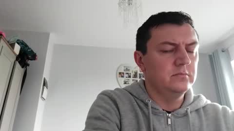 Snapshot of gaz101993 chatting on 11/18/25, 10:09 GazP online show from 11/18/25, 10:09