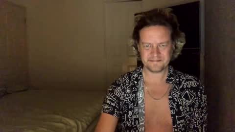 Snapshot of gcsurfer81 chatting on 01/03/25, 09:04 gcsurfer81 online show from 01/03/25, 09:04