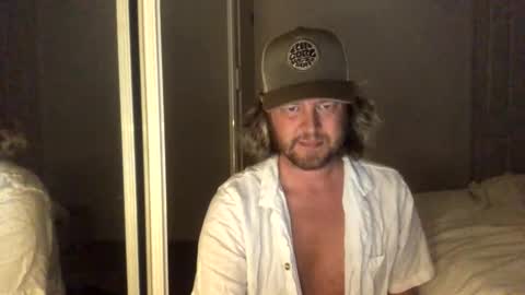 Snapshot of gcsurfer81 chatting on 10/18/25, 09:32 gcsurfer81 online show from 10/18/25, 09:32