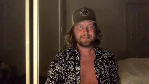 Snapshot of gcsurfer81 chatting on 10/22/25, 08:47 gcsurfer81 online show from 10/22/25, 08:47