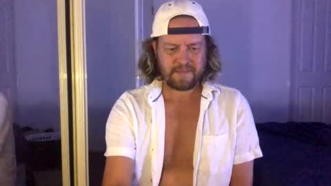 Snapshot of gcsurfer81 chatting on 11/28/25, 09:12 gcsurfer81 online show from 11/28/25, 09:12