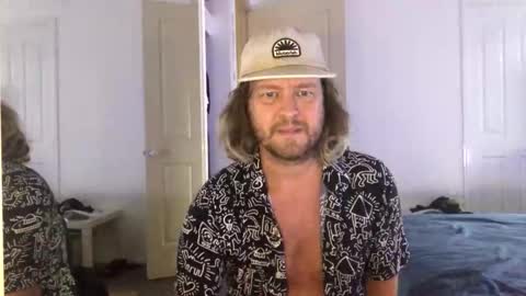 gcsurfer81 online show from 02/05/26, 08:19