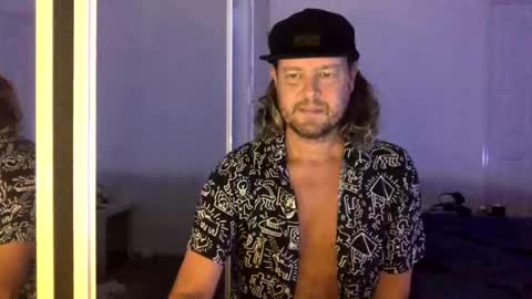 gcsurfer81 online show from 03/18/26, 08:17