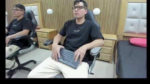 Snapshot of gean_mclovin chatting on 04/30/26, 07:09 Gean Mclovin online show from 04/30/26, 07:09