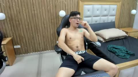 Snapshot of gean_mclovin chatting on 05/10/26, 07:30 Gean Mclovin online show from 05/10/26, 07:30