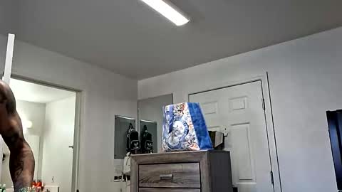 Zanecubano online show from 09/30/25, 04:23