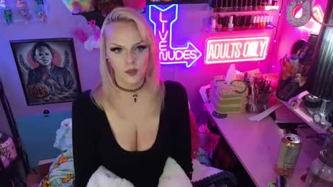 Snapshot of geishamonroe chatting on 02/21/26, 03:40 Geisha Monroe online show from 02/21/26, 03:40