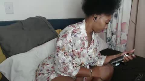 The Empress online show from 09/17/25, 01:29