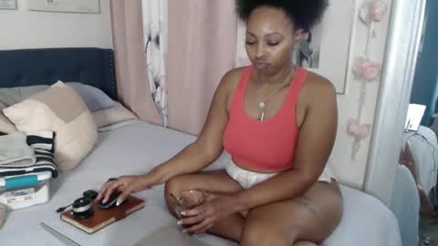 The Empress online show from 09/29/25, 10:20