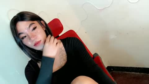 Snapshot of gelluxxx chatting on 06/18/26, 05:39 gelo online show from 06/18/26, 05:39