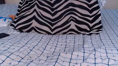 Tee online show from 08/04/26, 01:57