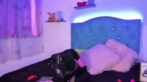 Snapshot of gemma_honey chatting on 03/19/26, 01:26 Gemma online show from 03/19/26, 01:26