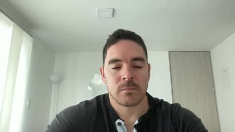 genesis_wb online show from 12/08/24, 08:47