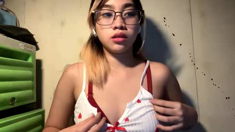 Snapshot of genesistresvant chatting on 01/15/26, 01:16 Yuki online show from 01/15/26, 01:16