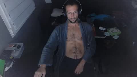 Snapshot of genie_lamps chatting on 11/17/25, 10:04 Edouard online show from 11/17/25, 10:04