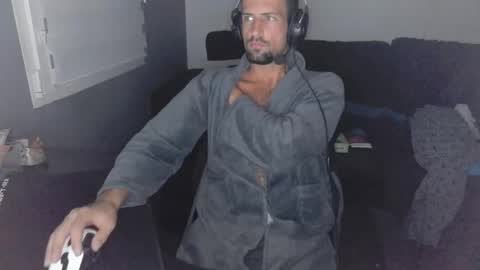 Snapshot of genie_lamps chatting on 11/21/25, 10:19 Edouard online show from 11/21/25, 10:19