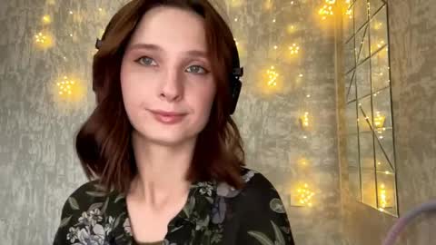 Snapshot of genieflug chatting on 04/14/26, 03:23 Riana online show from 04/14/26, 03:23