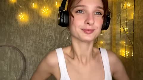 Snapshot of genieflug chatting on 04/16/26, 03:07 Riana online show from 04/16/26, 03:07