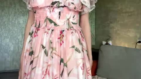 Riana online show from 05/31/26, 08:32
