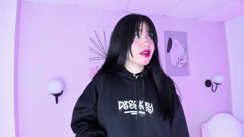 Snapshot of gennesis_love chatting on 01/09/25, 08:24 Sofia online show from 01/09/25, 08:24