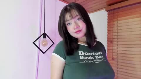 Snapshot of gennesis_love chatting on 12/14/25, 12:16 Sofia online show from 12/14/25, 12:16