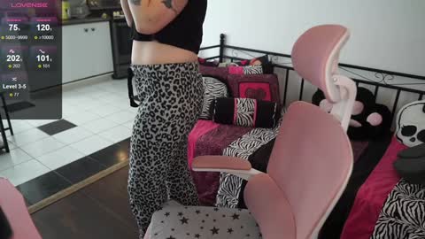 Genny Rock   and  online show from 01/26/25, 02:41