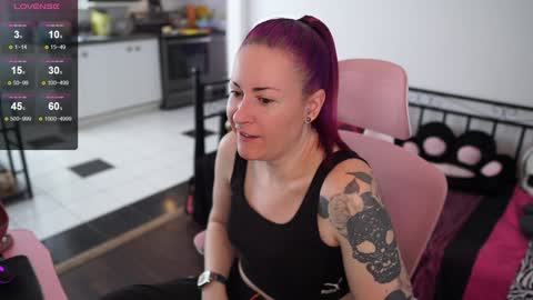 Genny Rock   and  online show from 02/04/25, 05:23