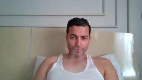 Snapshot of genteldevil chatting on 10/16/25, 09:32 genteldevil online show from 10/16/25, 09:32