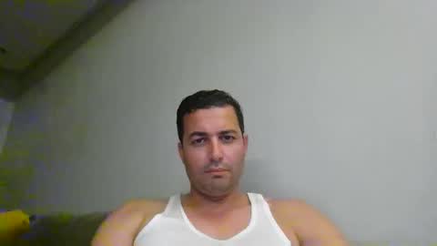 Snapshot of genteldevil chatting on 10/20/25, 08:09 genteldevil online show from 10/20/25, 08:09