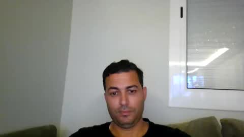 Snapshot of genteldevil chatting on 11/15/25, 09:11 genteldevil online show from 11/15/25, 09:11