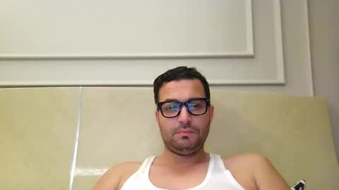 Snapshot of genteldevil chatting on 12/01/25, 12:04 genteldevil online show from 12/01/25, 12:04