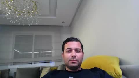 Snapshot of genteldevil chatting on 12/14/25, 01:33 genteldevil online show from 12/14/25, 01:33