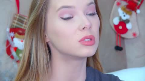 Snapshot of gentlerossi chatting on 11/28/25, 03:25 GentleRossi online show from 11/28/25, 03:25