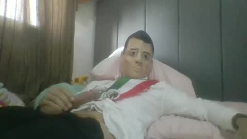 gentlrman33 online show from 11/02/25, 10:23