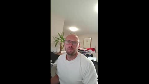 Snapshot of genuinecouple69 chatting on 10/02/25, 01:51 genuinecouple69 online show from 10/02/25, 01:51