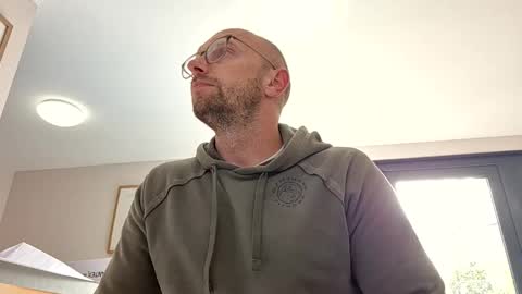 Snapshot of genuinecouple69 chatting on 10/20/25, 12:49 genuinecouple69 online show from 10/20/25, 12:49