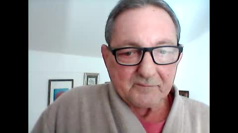 Snapshot of georg1412 chatting on 02/27/25, 09:11 georg1412 online show from 02/27/25, 09:11