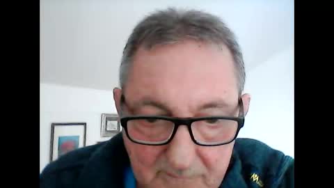 Snapshot of georg1412 chatting on 11/11/25, 12:38 georg1412 online show from 11/11/25, 12:38