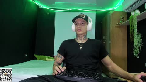 independent model online show from 01/27/25, 03:47