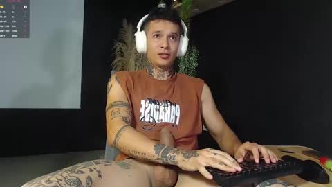 independent model online show from 03/02/25, 02:41