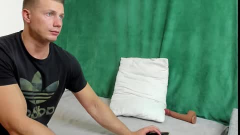 Snapshot of georgearmwrestler chatting on 01/02/25, 04:24 George my Fansly online show from 01/02/25, 04:24