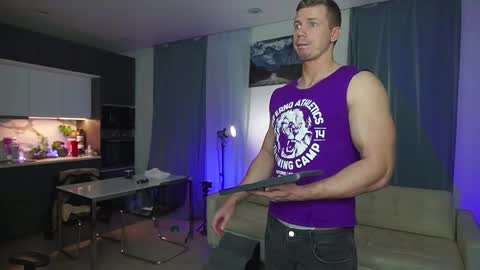 Snapshot of georgearmwrestler chatting on 11/19/25, 05:57 George my Fansly online show from 11/19/25, 05:57