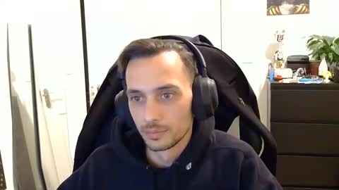 georgek0011 online show from 10/05/25, 09:02