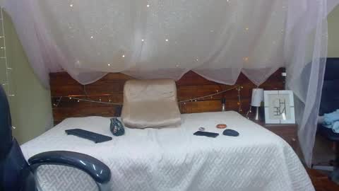 GEORGE online show from 02/05/25, 03:23