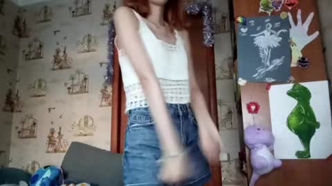 Snapshot of georgianahaeussler chatting on 05/12/26, 04:15 Ellie online show from 05/12/26, 04:15
