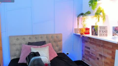 Georgina Coule online show from 12/24/24, 12:00