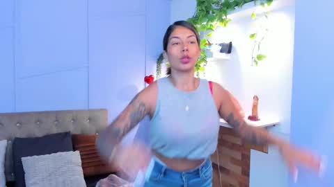 Georgina Coule online show from 10/21/25, 01:23