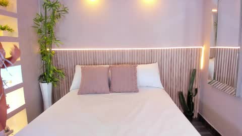 GeorginaReyes  online show from 12/14/25, 05:29