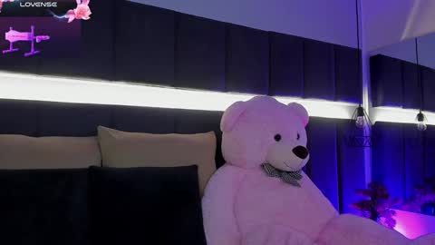 Kendal  online show from 01/10/25, 01:21